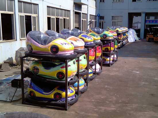 Coches de choque empaquetados