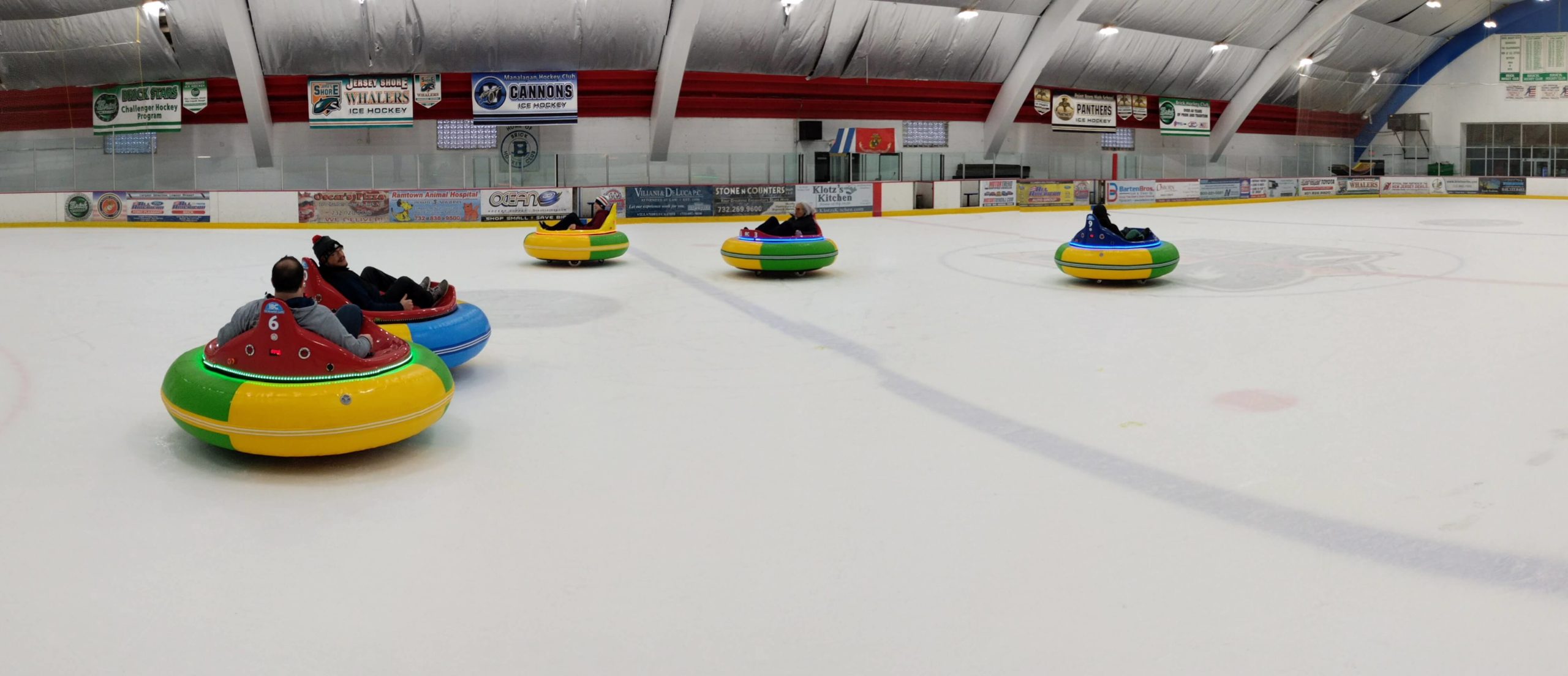 Coches de choque sobre hielo