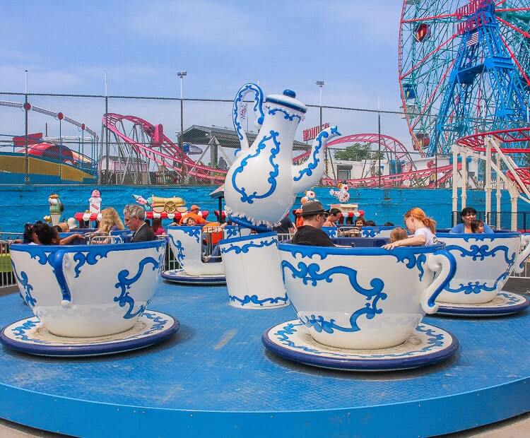 Juego de Tazas Locas de 48 Personas