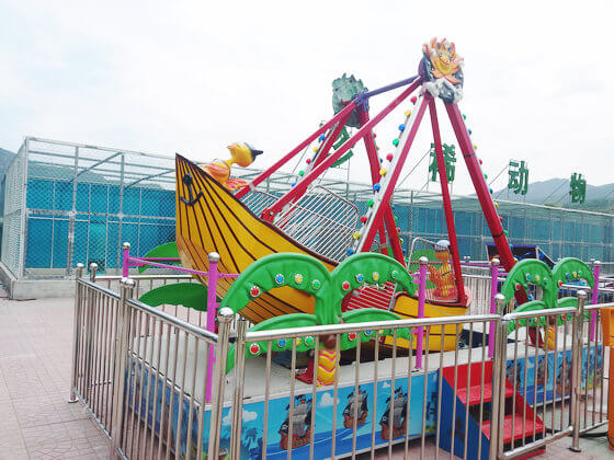 8p pirate ship ride
